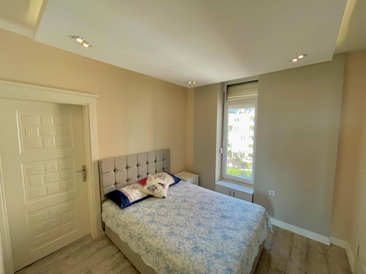 Sa Apartments! Beachfront Apartment With Sea View & Pool 알란야 외부 사진