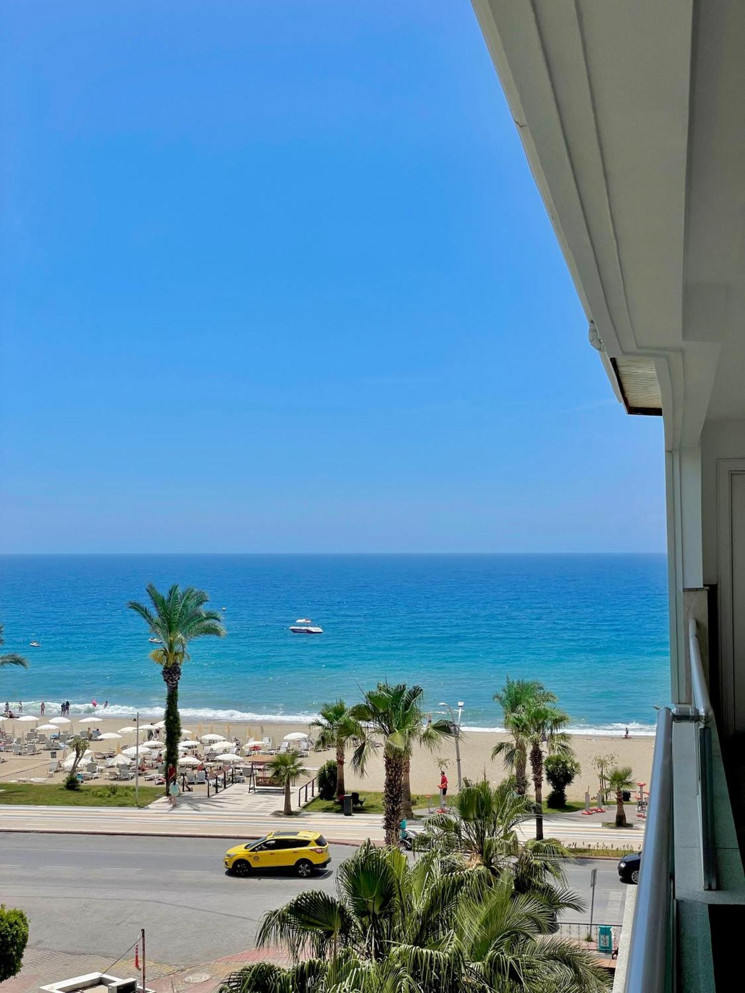 Sa Apartments! Beachfront Apartment With Sea View & Pool 알란야 외부 사진