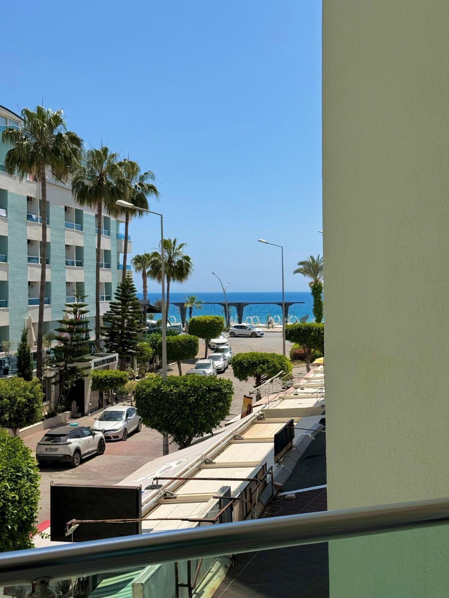 Sa Apartments! Beachfront Apartment With Sea View & Pool 알란야 외부 사진