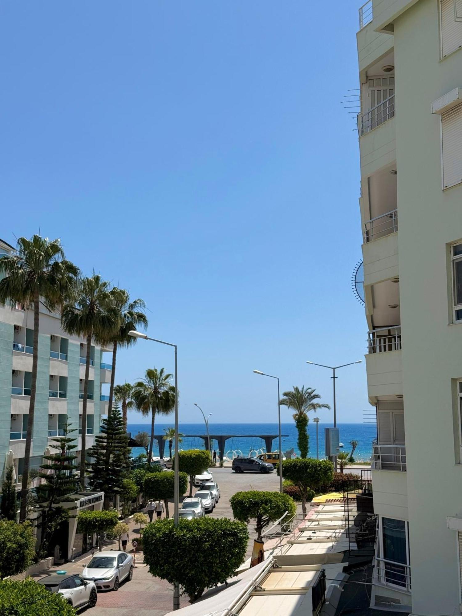 Sa Apartments! Beachfront Apartment With Sea View & Pool 알란야 외부 사진