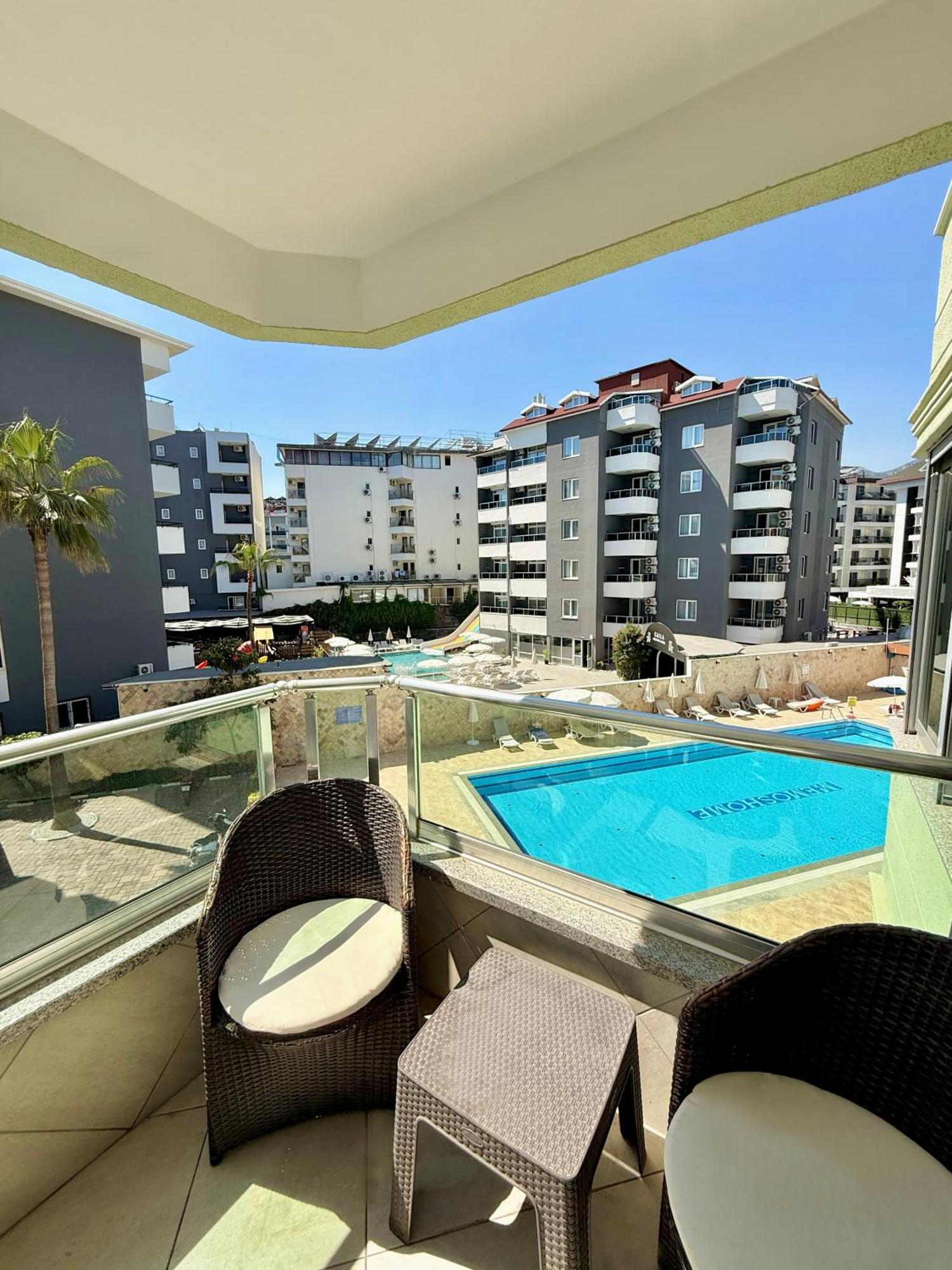 Sa Apartments! Beachfront Apartment With Sea View & Pool 알란야 외부 사진