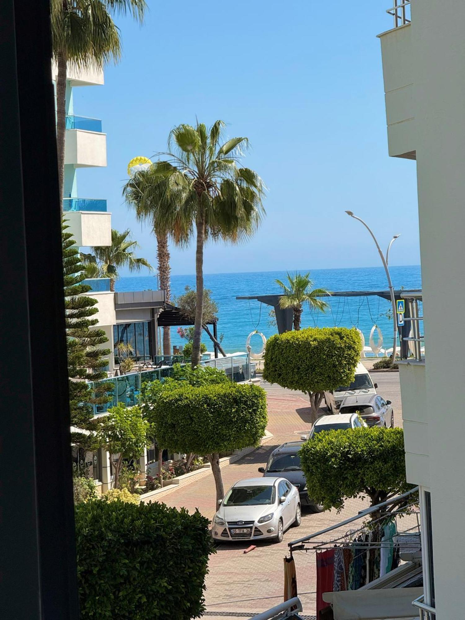 Sa Apartments! Beachfront Apartment With Sea View & Pool 알란야 외부 사진