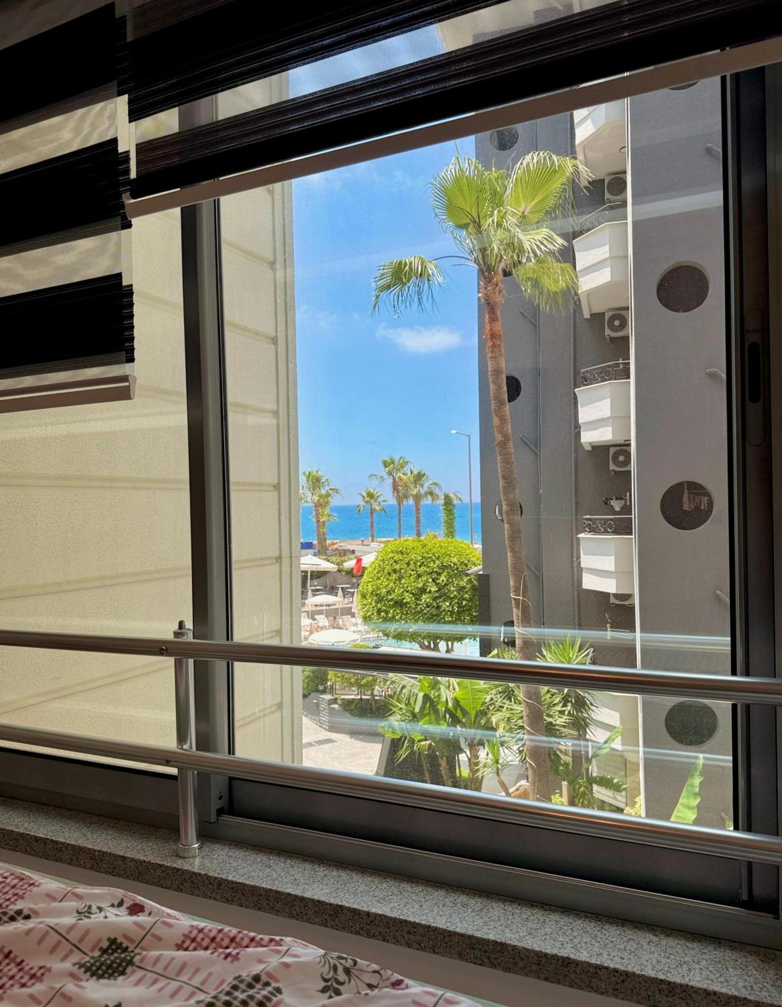 Sa Apartments! Beachfront Apartment With Sea View & Pool 알란야 외부 사진